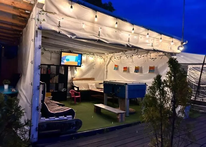 Przyczepa Surfzen مكان تخييم