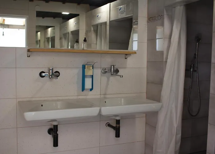 مكان تخييم Przyczepa Surfzen *