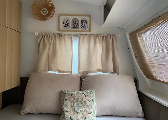 مكان تخييم Przyczepa Surfzen