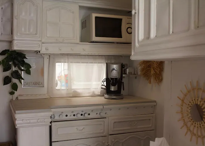 مكان تخييم Przyczepa Surfzen *